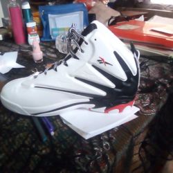 Reebok Black White And Red Size 7.5