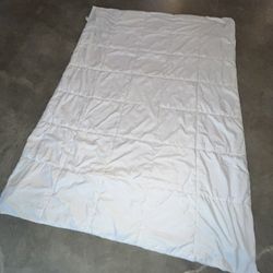 Twin XL White Comforter - Like New, Super Soft And Clean