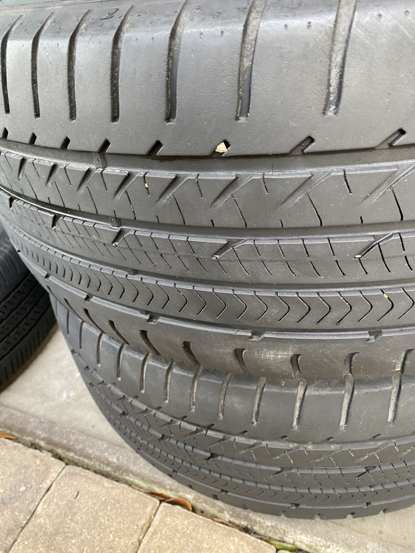 2 Tires 285 45 20
