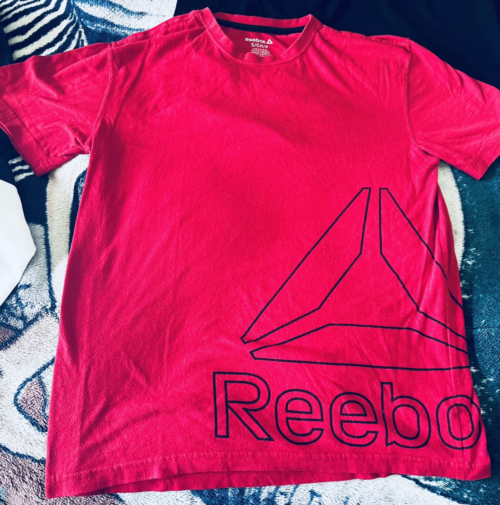 🔴Dark Red Reebok Shirt🟥