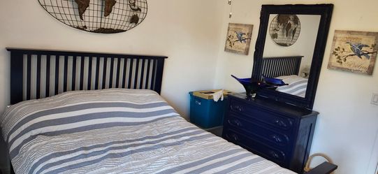 Queen size bed set with dresser and mirror