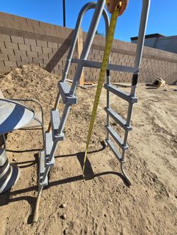 4' pool ladder