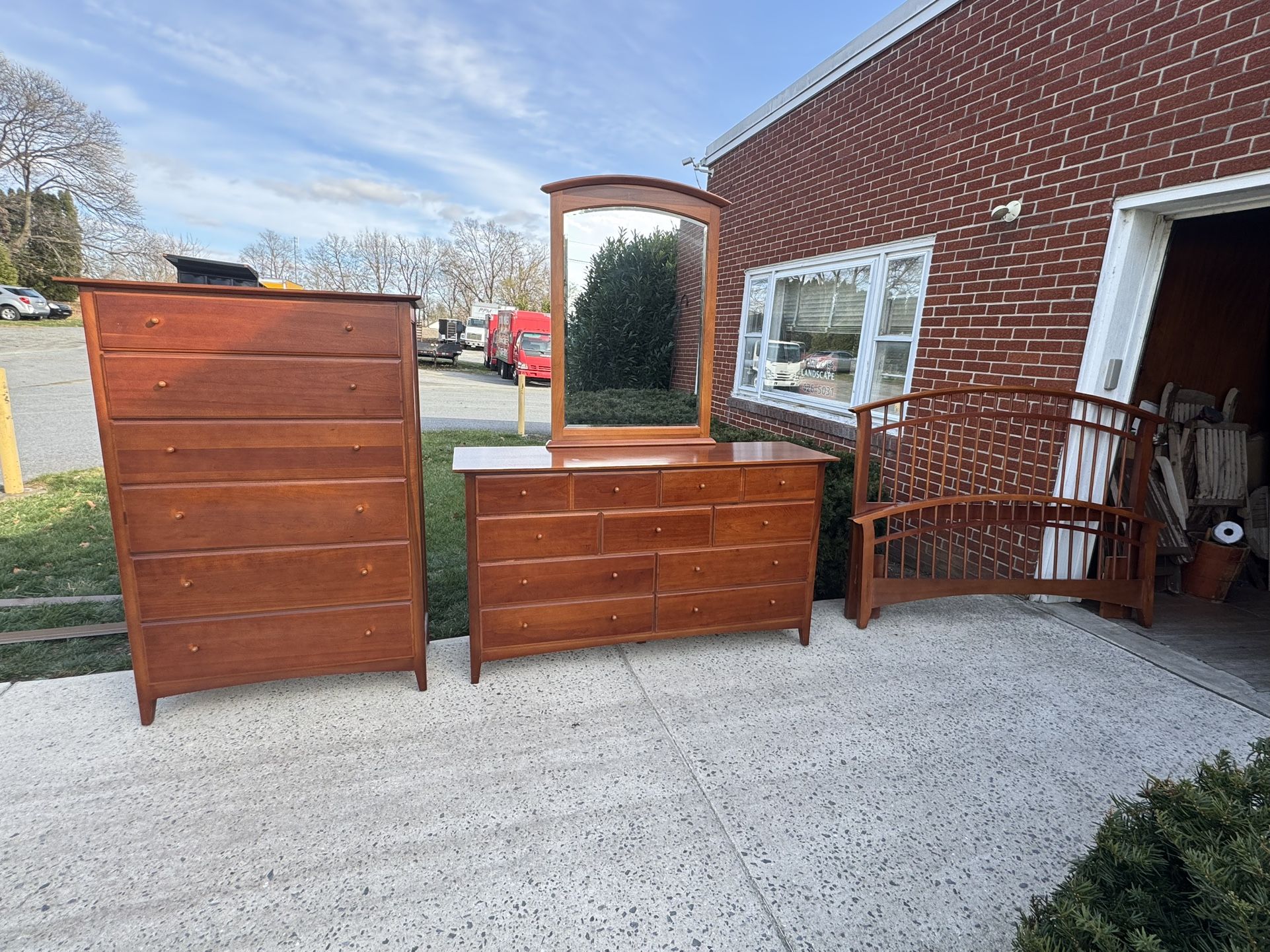 Beautiful Thomasville Impressions Queen Size Bedroom Set - VG, Sturdy Cond. - Marietta, Pa Pick Up