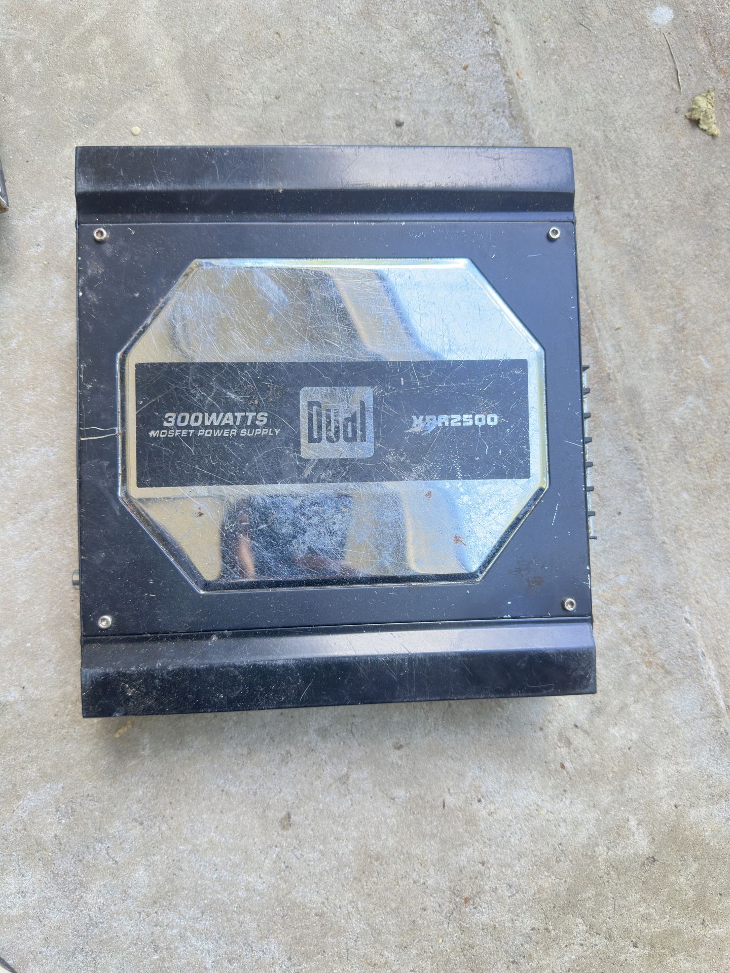 Dual 300 Watts Amplifier