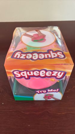 SQUEEEZY Viral Sunny Days Jumbo Squeezy Peach  🍑