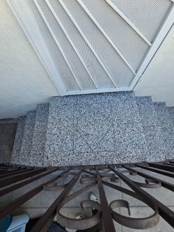 Epoxy flakes