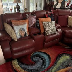 Like New Cherry Apple Red Sectional 