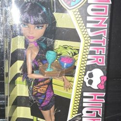 Monster High Creepateria Cleo De Nile Doll