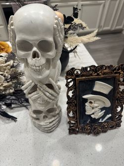 Skull Halloween decorations