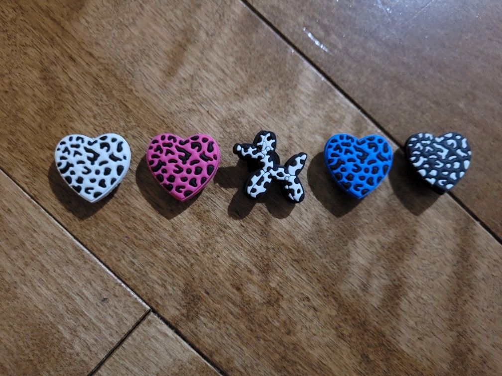 Lot Of 5 Croc Charms Leopard Hearts