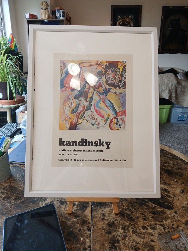 original 1958 kandinsky poster
Elevate your space with a touch of artistic legacy. This CollectibleKandinsky Poster from 1958 is a genuine piece tha