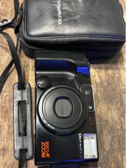 Olympus infinity zoom 200 w/ case and remote