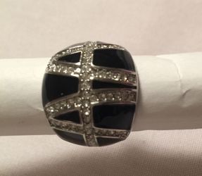 NEW BLACK/SILVER RING, size 8, pd $59