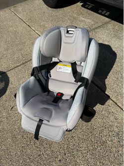Nuna Rava Convertible car seat