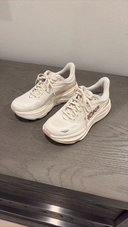 Women’s hoka bondi 9 size 8