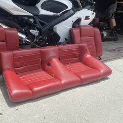 Rear Seats  For A 05  Mustang Gt 