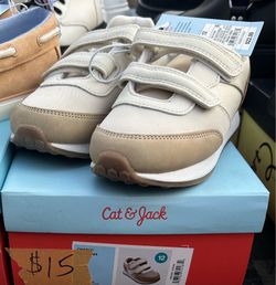 Shoes and shoes