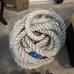 Adult battle rope