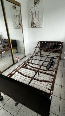 Reclinable hospital bed, with mattress- cama reclinable con colchón personal