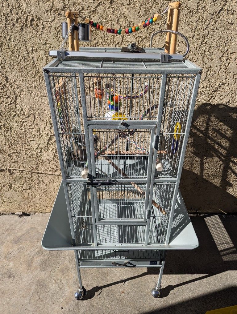 Prevue Pet Park Plaza Bird Cage And Accessories