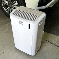 Portable AC unit like new 6900btus