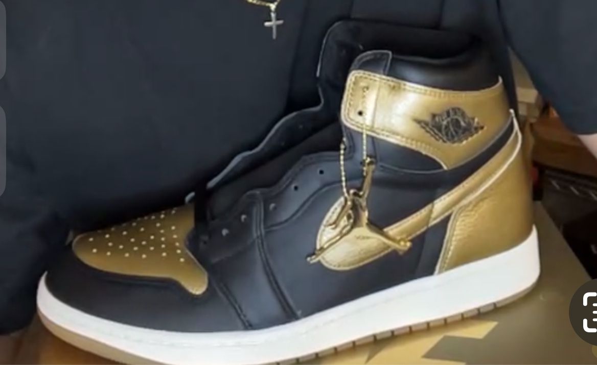 Air Jordan 1 High OG “Black Metallic Gold” Unreleased DS OG ALL