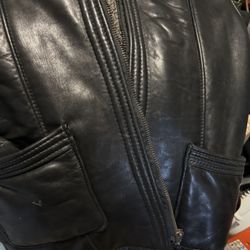 Pre-owned Women leather jacket size Xl regular  Pick up ⬆️ in Powder Springs Ga  30127  Asking price is $150.00