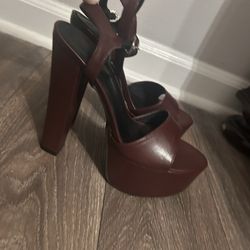 burgundy platform heels 9. brand new 