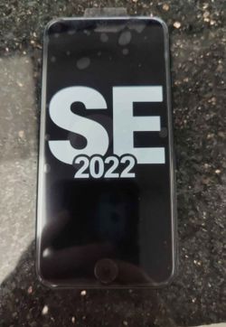 iPhone SE 2022 64GB Unlocked To Any Carrier, Fantastic Condition 