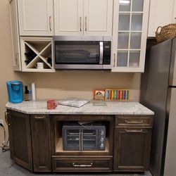 Kitchenette Cabinets + Countertop