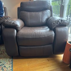 Havertys Wrangler Recliner 