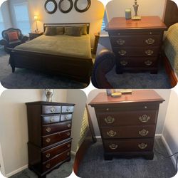 King Size Bedroom set In Excellent Condition