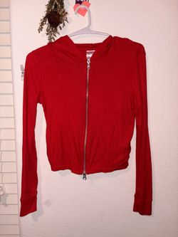 Size M red zip-up
