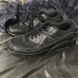 Nike Airs Max Size 12 For 25 Bucks