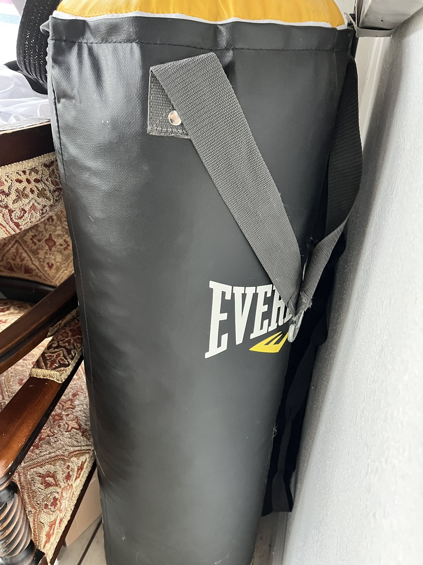 Everlast boxing Punching Bag
