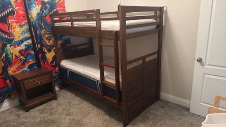 Kids bunkbed bedroom set with mattresses.