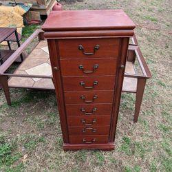  Jewelry Chest, 