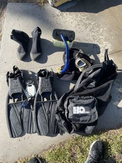 Scuba Diving Gear Lot: Fins Snorkel Bag Scubapro
