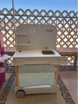 Doctor play cart