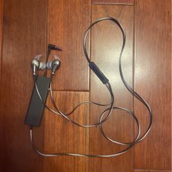 Bose Noise canceling Headphones (Quite Comfort)