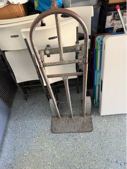 Metal dolly