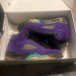Jordan 5 Grapes Purple,black,dark Blue Kinda Of Size 8.5