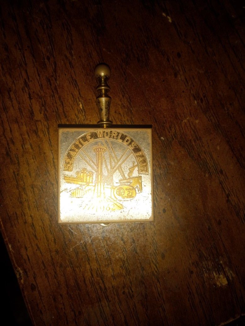 Vintage Seattle Worlds Fair Pocket Ash Tray