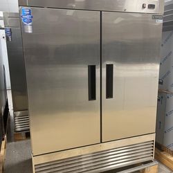 Double door reach-in cooler