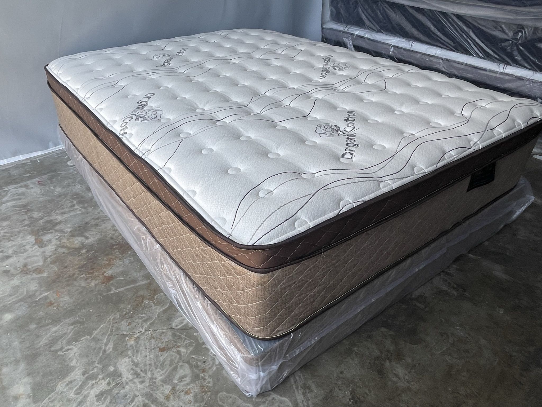 queen organic cloud comfort Europillow top mattress and Boxspring