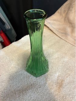 Vintage Emerald Green Glass Ribbed Bud Vase