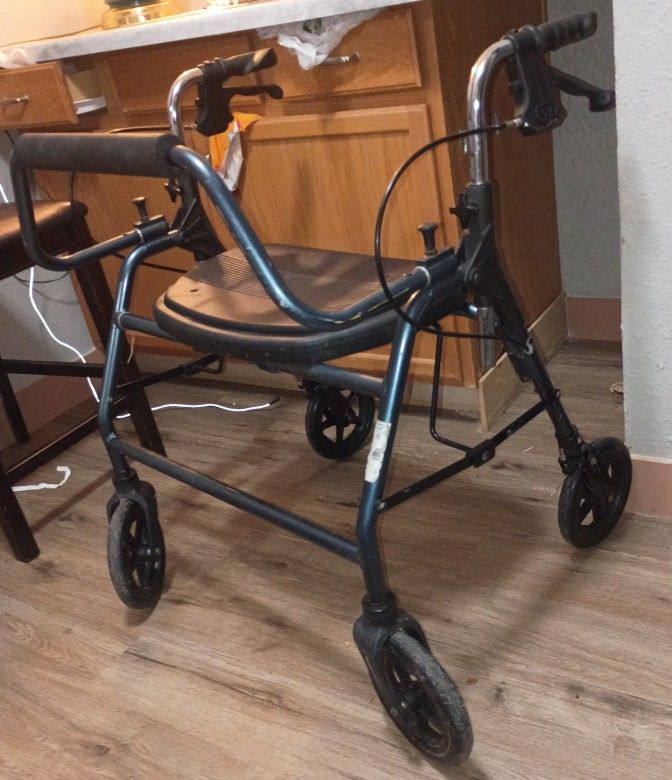 Wide XL Walker