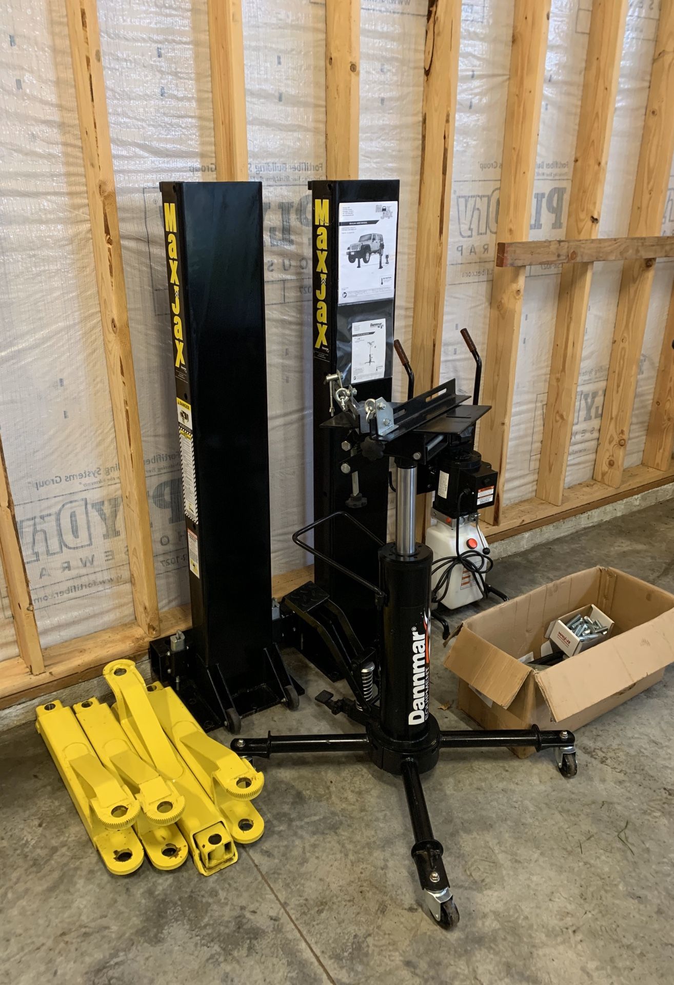 MaxJax Lift & Dannmar transmission jack