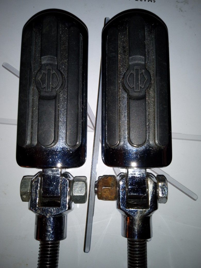 Set Of HD Riding Pegs 