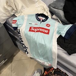 Supreme Shirt Size Medium 